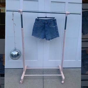 NEVER BEEN WORN LEVI JEAN SHORTS👖💕